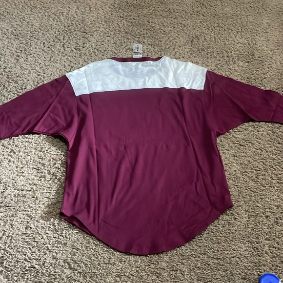 NWTs Ladies “PINK” sequin accent top. Maroon with cream upper part. Sz XS - Picture 10 of 12